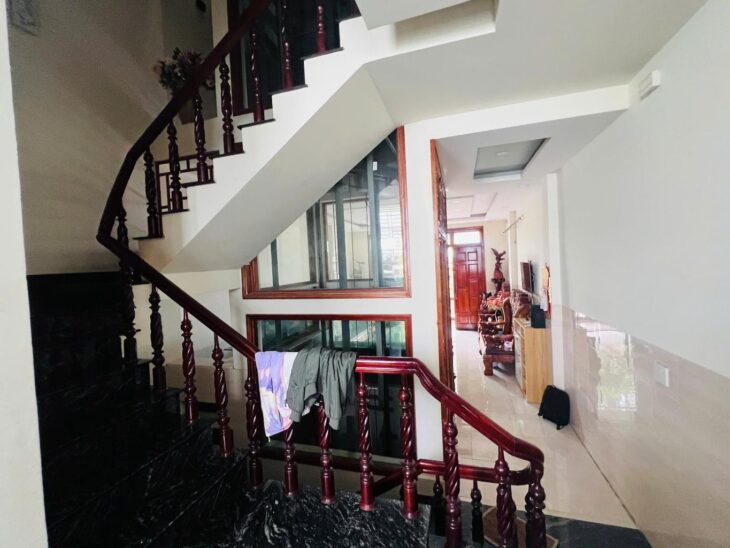 NHÀ 2 MẶT TIỀN HXT TRÁNH – NGANG CHUẨN – 1 HẦM 4 TẦNG – THANG MÁY .