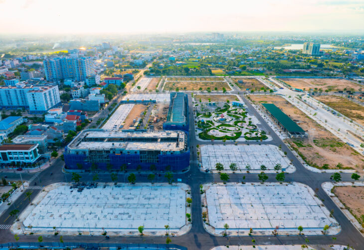 Cần bán nhà phố đường Bùi Thị Xuân – KĐT biển Bình Sơn Ocean Park, có nhà 4 tầng xây sẵn sổ đỏ lâu