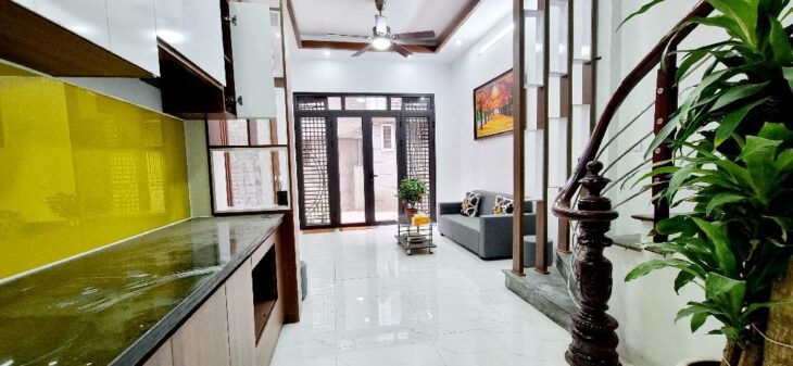 NHÀ ĐÔNG THIÊN XÂY MỚI ,ĐẸP 5 TẦNG 30M CHỈ NHỈNH 5 TỶ.