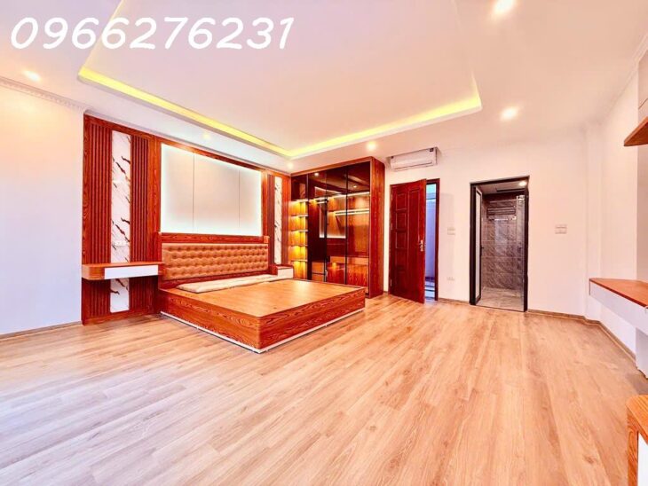CẦN TÌM KHÁCH SN82- HOÀNG CẦU – 7 TẦNG THANG MÁY – Ô TÔ DỪNG ĐỖ – GẦN HỒ 13,8 TỶ