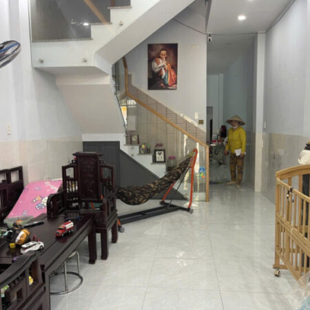 Nhà mới vào ở ngay – 62M², HẺM XE HƠI, gần Công viên Làng Hoa, chỉ 5.69 tỷ TL!