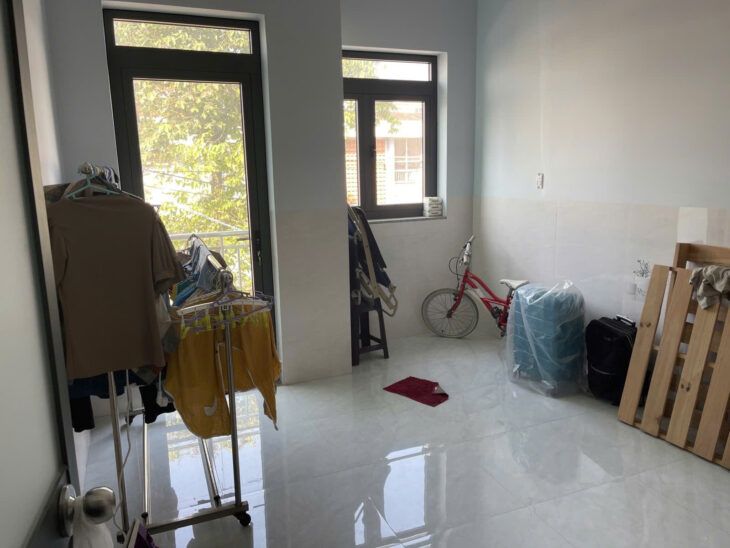 Nhà mới vào ở ngay – 62M², HẺM XE HƠI, gần Công viên Làng Hoa, chỉ 5.69 tỷ TL!