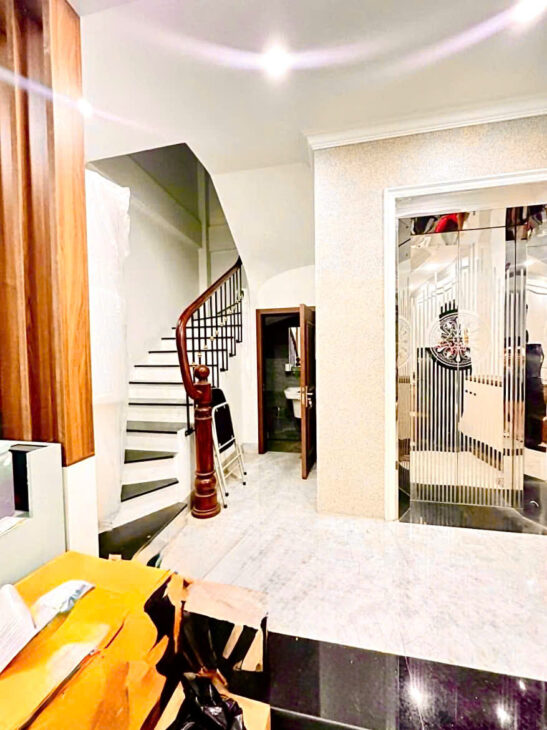 HIẾM Nhà Hoàng Cầu 50m Phân lô Ô tô Thông sàn kinh doanh Giá tốt