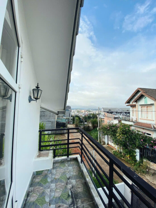 BÁN VILLA ĐỒI THÔNG TIN PHƯỜNG 8 ĐÀ LẠT – Ô TÔ ĐẬU TRONG SÂN – 9.5 TỶ