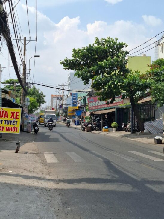 MẶT TIỀN ĐẮC ĐỊA NGAY KHU DÂN CƯ TÊN LỬA – LỘ GIỚI 40M – KINH DOANH BUÔN BÁN SẦM UẤT