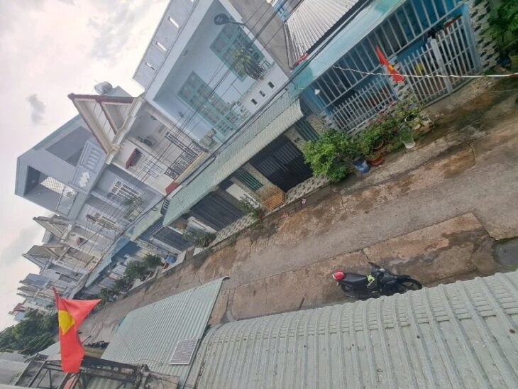 Bán nhà Trệt Lầu Dĩ An,đường 2 xe hơi,gần SVĐ Dĩ An,giá đầu tư