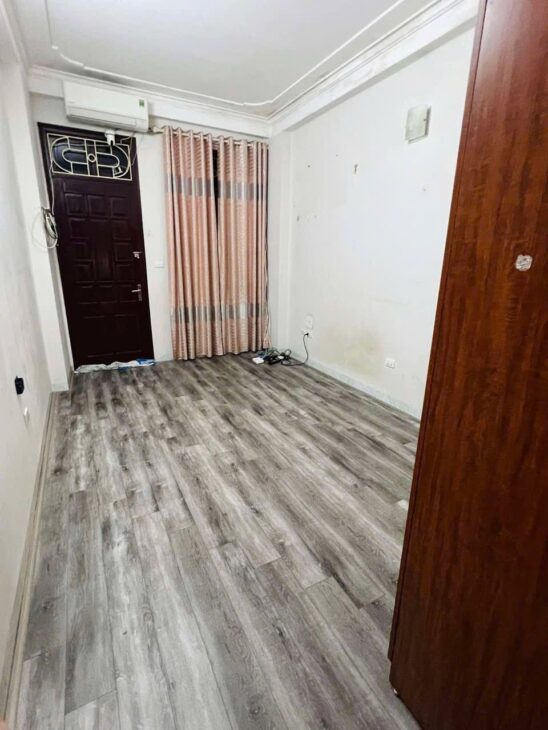 Cho thuê căn hộ tập thể tầng 2 Trại Găng, 70m2, 2 ngủ, 5.5 Triệu ở hộ gia đình