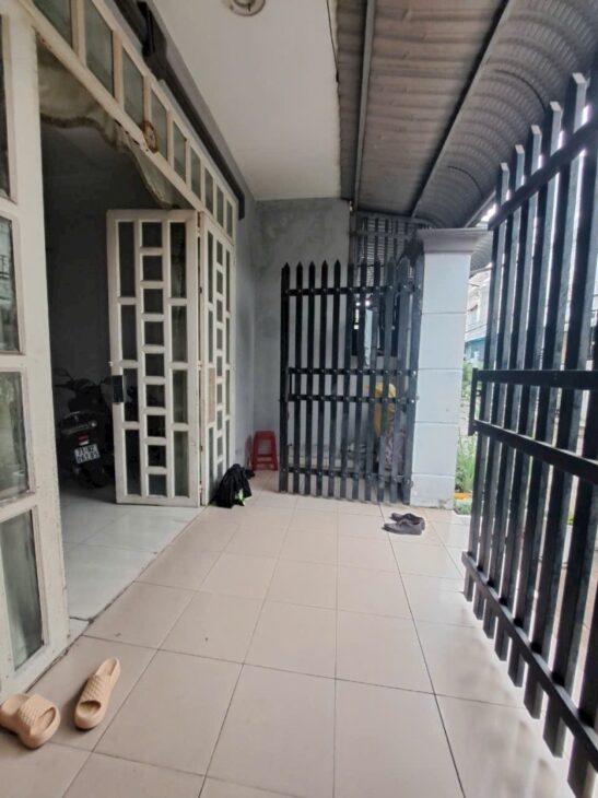 Bán nhà Trệt Lầu Dĩ An,đường 2 xe hơi,gần SVĐ Dĩ An,giá đầu tư