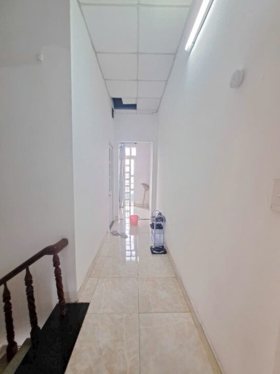 Bán nhà Trệt Lầu Dĩ An,đường 2 xe hơi,gần SVĐ Dĩ An,giá đầu tư
