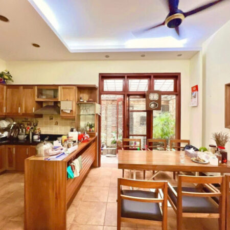 BÁN BIỆT THỰ VĨNH PHÚC, BA ĐÌNH – 122M² – MT 7M – VỈA HÈ Ô TÔ TRÁNH – KINH DOANH – 30 TỶ