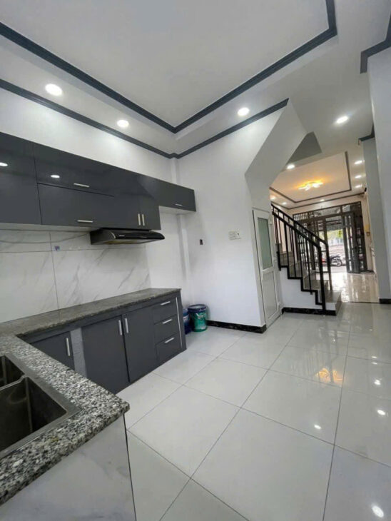 Nhà 10 triệu MT MẠC THIÊN TÍCH 3 phòng ngủ cách 30/4 chỉ 100m