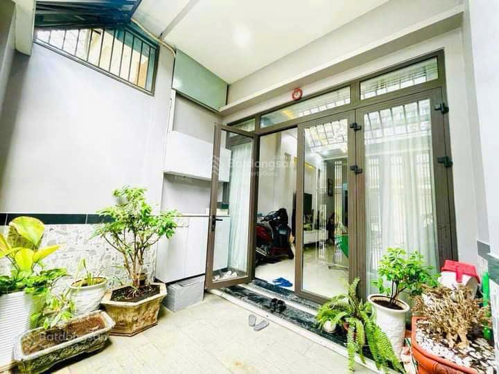 NHÀ 60M2, 3 TẦNG,HẺM XE HƠI 8M GẦN CẦU CHÀ VÀ QUẬN 8, TẶNG FULL NỘI THẤT, NHỈNH 6 TỶ