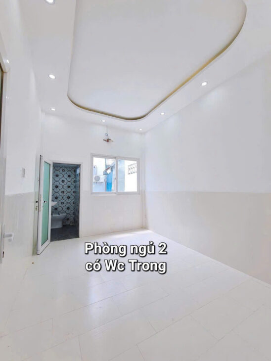 Nhà 8 triệu 2 phòng ngủ gần Vincom Hùng Vương