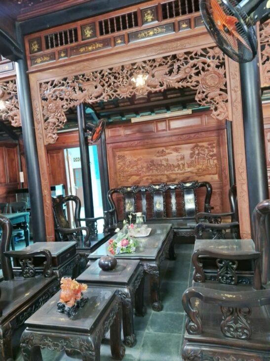Bán nhà cổ GỖ ĐẲNG CẤP gần ĐHQG TPHCM,ngang KHỦNG 13m,LÔ GÓC