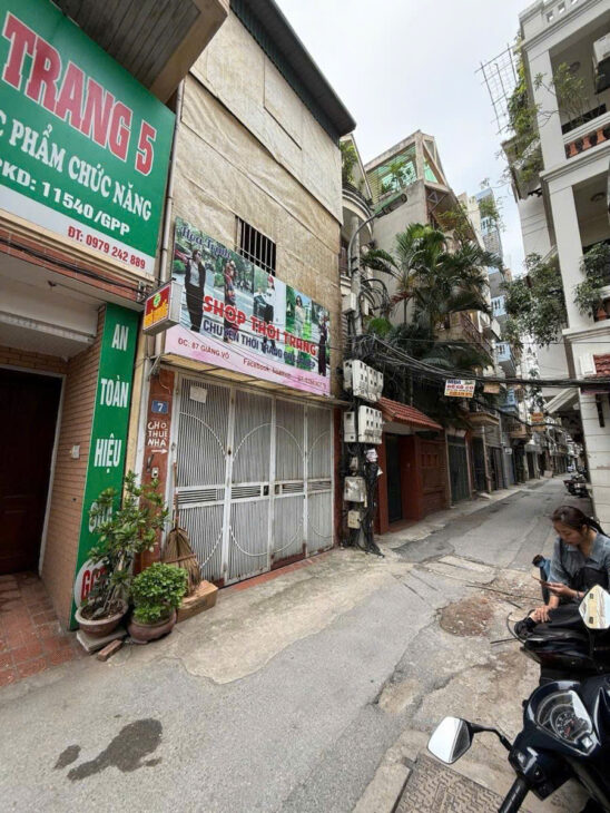 NGÕ Ô TÔ HOÀNG QUỐC VIỆT KINH DOANH.Diện Tích 52m2 3 tầng MT 4.1m Giá 18 tỷ