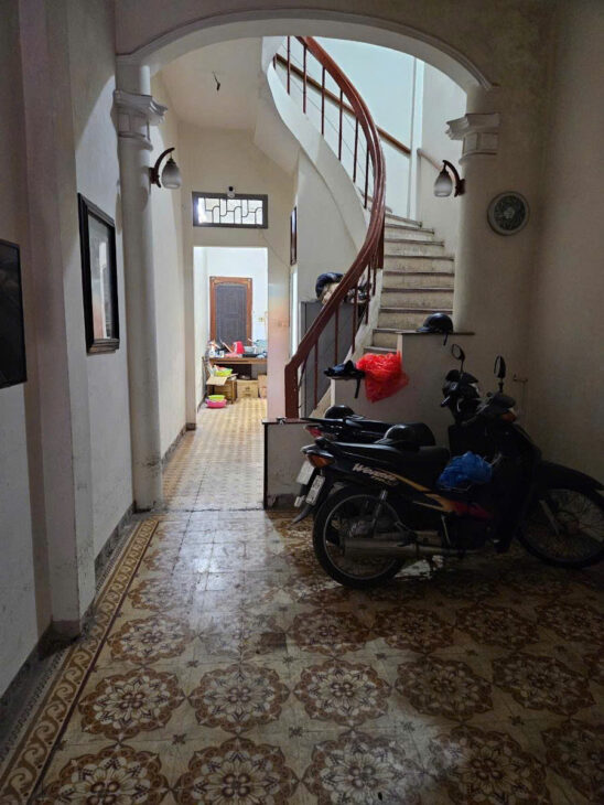 Vị trí ngõ 1194 Đường Láng đẹp, ngõ ô tô DT 41m2 4 tầng mặt tiền 3.2m Giá 12.5 tỷ