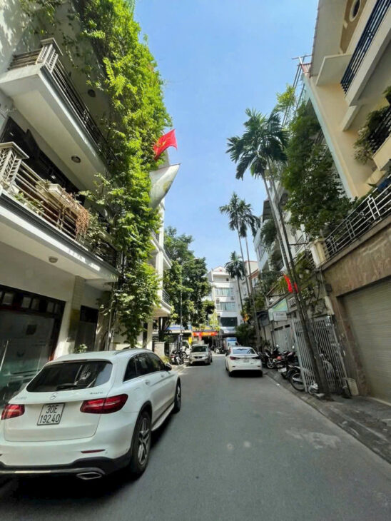 PHÂN LÔ Ô TÔ – KINH DOANH – TRUNG KÍNH, CẦU GIẤY 75M² X 5T, MT 6M GIÁ 36.5 TỶ