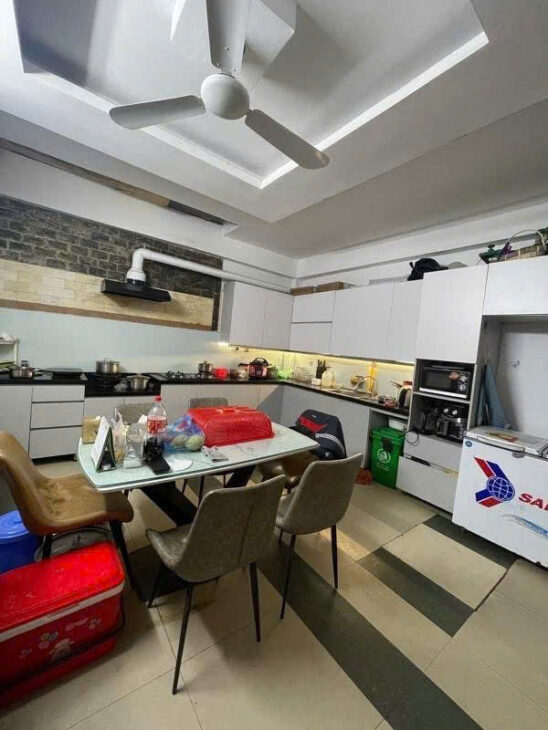 NHÀ ĐẸP TRUNG KÍNH – KINH DOANH GARA Ô TÔ – 74m2 6 tầng mặt tiền 4.5m Giá 23 tỷ