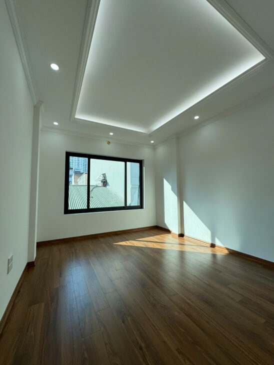 Bán nhà phân lô, ô tô chạy vòng quanh phố Xuân Thủy, 43m 6 tầng, kinh doanh tốt, giá 15,1 tỷ