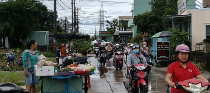 Chính chủ cần bán gấp lô đất kinh doanh buôn bán sầm uất đường 15m trục chính vào KCN Điện Ngọc