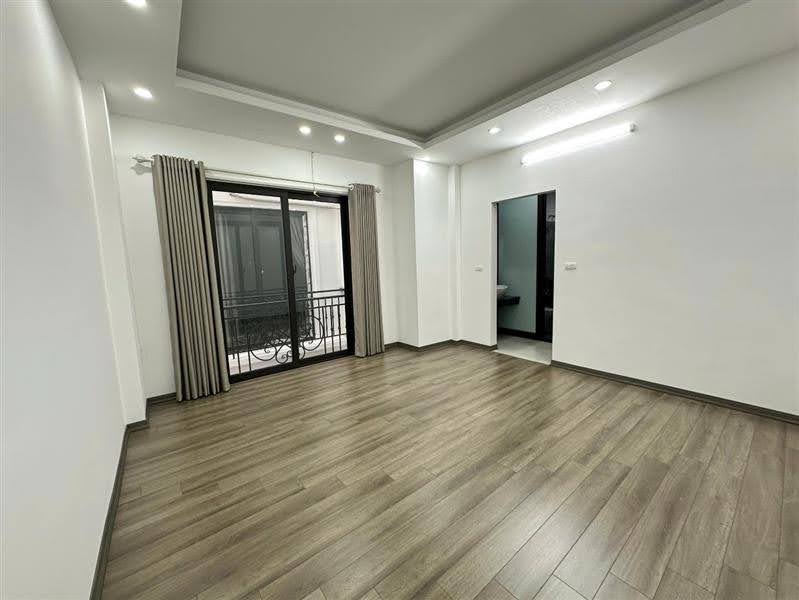 BÁN NHÀ 5 TẦNG – PHỐ LÊ THANH NGHỊ – HAI BÀ TRƯNG – 8 TỶ X – VỊ TRÍ VÀNG- SỔ ĐỎ CHÍNH CHỦ