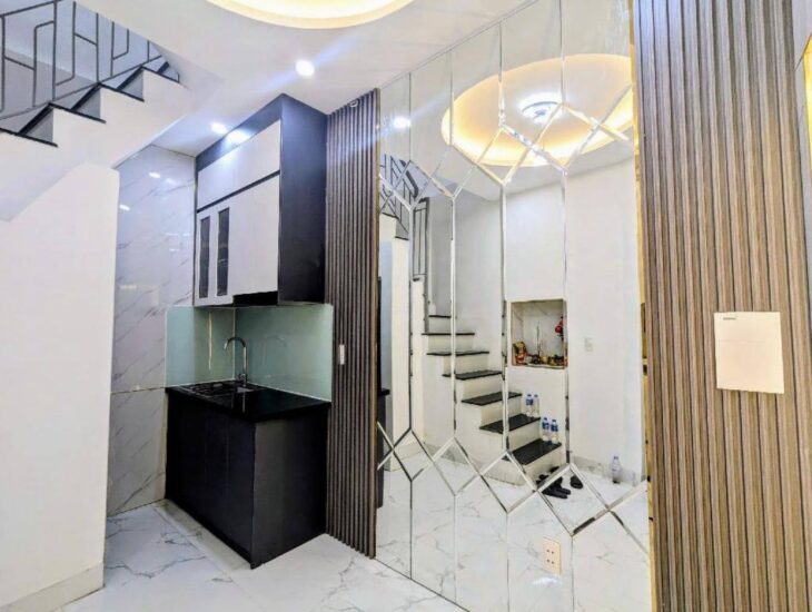 BÁN NHÀ 4 TẦNG – ĐÊ LA THÀNH – Ô CHỢ DỪA, ĐỐNG ĐA, HÀ NỘI – GIÁ CHỈ 2 TỶ X – SỔ ĐỎ CHÍNH CHỦ
