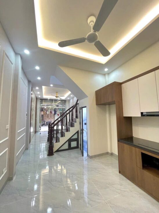 NHÀ LIỀN KỀ 4 TẦNG, 5 PHÒNG NGỦ – VỊ TRÍ VÀNG 241 CHIẾN THẮNG, VĂN QUÁN, HÀ ĐÔNG!