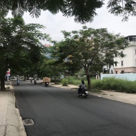 Bán đất nền tại Đông Thủ Thiêm, 110m2 , trước mặt hoạt động