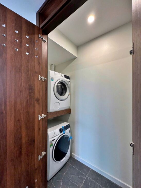 LUXURY APARTMENT Bán tòa 8 tầng * 120m², phố Đào Tấn – Linh Lang, cho thuê 2,5 tỷ/năm, giá 37 tỷ
