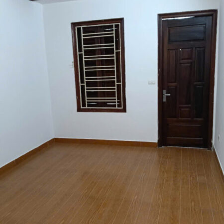 2 ngày 3 khách đàm phán Trung Tả, Khâm Thiên 22m/28mT2, 3 tầng, mặt tiền 4.3m, 4.55 tỷ Đống Đa.