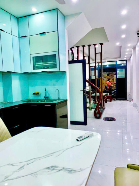 BÁN NHÀ ĐẸP 5 TẦNG, KHƯƠNG TRUNG, Ở NGAY, GẦN PHỐ, CÁCH Ô TÔ 5M GIÁ 10,35 TỶ.