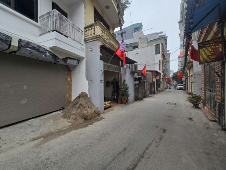 Bán gấp nhà riêng 7 tầng tại đường Kim Giang, Thanh Xuân, ngõ thông, ô tô vào nhà, giá rẻ