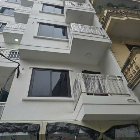 Bán gấp nhà riêng 7 tầng tại đường Kim Giang, Thanh Xuân, ngõ thông, ô tô vào nhà, giá rẻ