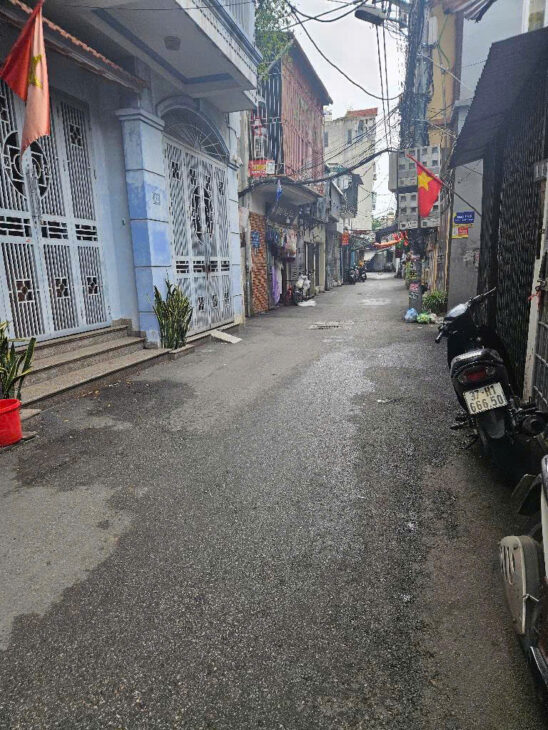 ĐẤT VÀNG – LỢI NHUẬN SẴN CÓ Ô TÔ TRÁNH – KINH DOANH SẦM UẤT