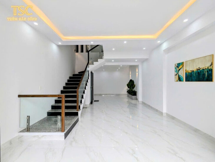 Nhà mặt đường Nam Pháp, 55m 4 tầng,, Giá 5.75 tỉ, đối diện nhà thờ