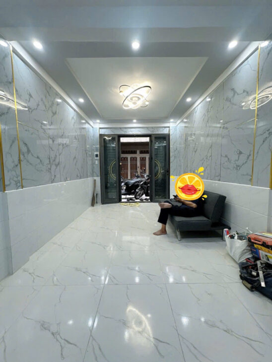 SÁT MẶT TIỀN HOÀNG DIỆU TRUNG TÂM Q4 -200 M Q1,Q2.. CÓ 4 TỶ