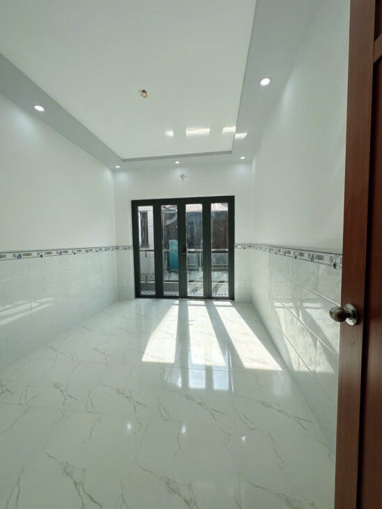 SÁT MẶT TIỀN HOÀNG DIỆU TRUNG TÂM Q4 -200 M Q1,Q2.. CÓ 4 TỶ
