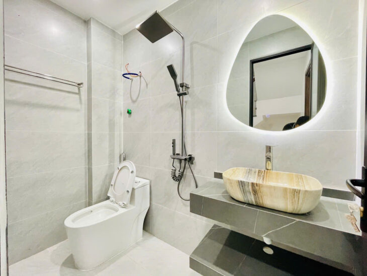 Nhà 4 tầng mới tinh đầu ngõ Khúc Hạo, ô.tô ra voà, Giá 4.2 tỉ