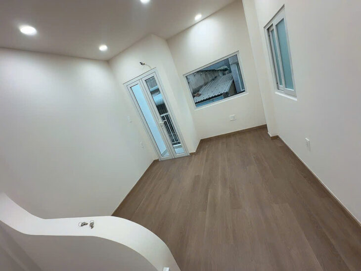 Nhà xinh sát mặt tiền trung tâm Q4 có 3 tỷ