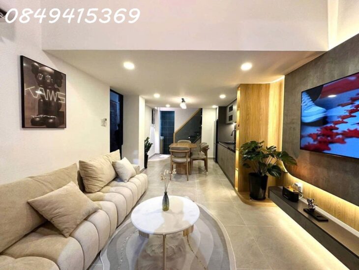 Nhà Căn Góc 3 MT HXH Trường Sa trung tâm quận 3,- 5 tầng 36m2 sổ vuông Hoàn Công đủ dưới 9 tỷ tl-