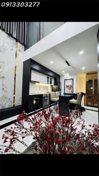 NHÀ ĐẸP PHỐ LÒ ĐÚC – 5 TẦNG THANG MÁY NHẬP KHẨU – NGÕ RỘNG – KINH DOANH ĐỈNH – TRUNG TÂM HAI BÀ