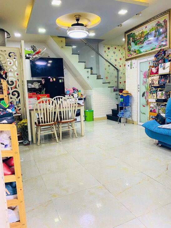 Bán gấp nhà nở hậu 5,3m gần bến xe Quận 8 giá nhỉn 2 tỷ