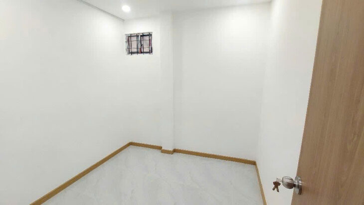 Bán nhà góc 2 tầng ngay chợ Rạch Cát Quận 8 giá 2,7 tỷ còn thương lượng