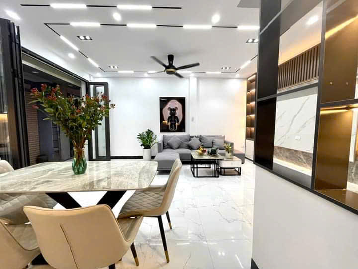 Phải thật nhanh Hoàng Liên 35.2m2-5 tầng, ô tô, NT đẹp ở ngay, 5.48 tỷ