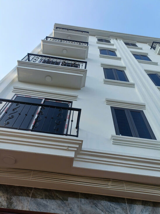 Phải thật nhanh Hoàng Liên 35.2m2-5 tầng, ô tô, NT đẹp ở ngay, 5.48 tỷ