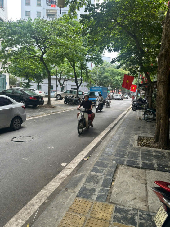 DÒNG TIỀN 9 PHÒNG KHÉP KÍN – TRUNG TÂM CẦU GIẤY – Ô TÔ TRÁNH 40m2 – 12 tỷ