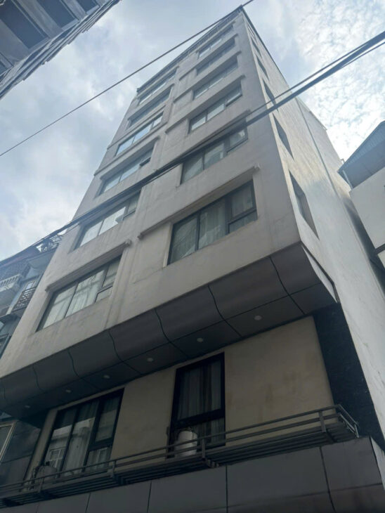 CẦU GIẤY – Ô TÔ TRÁNH – LÔ GÓC – 9 TẦNG THANG MÁY – DOANH THU GẦN 200TR/THÁNG