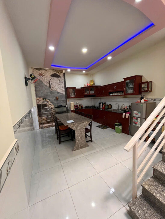 Bán nhà 2 Tầng Thuận Giao(TPHCM),đường ô tô vi vu,giá chỉ nhỉnh 1 tỷ,gần ngã 4 Hòa Lân