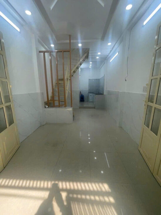 Bán gấp nhà hẻm 4m Nguyễn Văn Cừ Quận 5 giá tốt