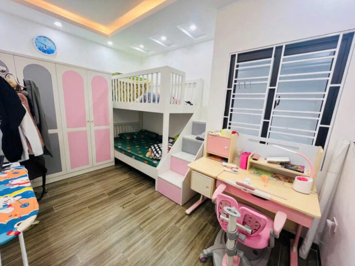 Bán nhà ngõ 594 Thiên Lôi, 47m 3 tầng đẹp như mới, Giá 3.3 tỉ, full đồ